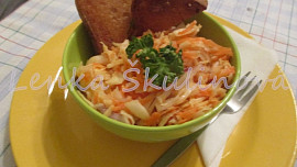 Coleslaw salát s topinkami