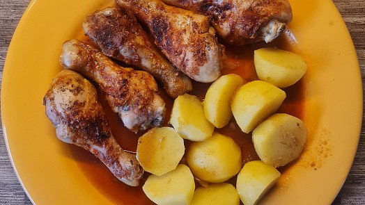 Medově-česnekové pečené kuřecí paličky