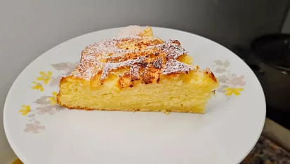 Voňavý tvarohový koláč s jablky, Chutná vítečeně ?