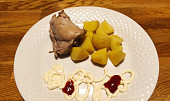 Polévka s obědem a večeří v jednom hrnci, Kuřecí vrchní stehno s bramborem a tatarkou s kečupíčkem