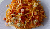 Špagety s uzeným masem, nivou a kysanou smetanou