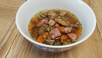 Polévka z králíka s čočkou