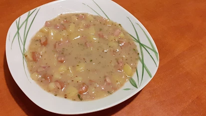 Zapražená kmínka s bramborem a klobásou