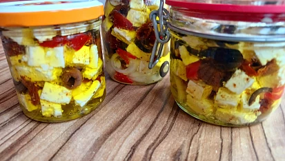 Nakládaný balkánský sýr