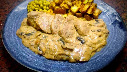 Panenkové medailonky se žampionovou omáčkou