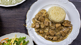 Vepřové maso se žampiony a rýží