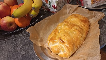 Závin z tvarohového těsta, Tvarohovo-pudinkový závin z listového těsta s meruňkami ?