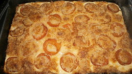 Drobenkový koláč s tvarohem a ovocem Drobenkový koláč s tvarohem a ovocem