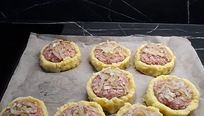 Mleté maso v bramborovém hnízdě