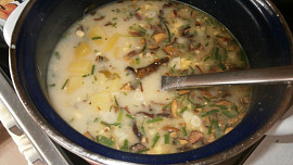 Podmáslová polévka s novými brambory a vejci Podmáslová polévka s novými brambory a vejci