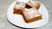 Mrkvový koláč s ořechy a skořicí - šťavnatý
