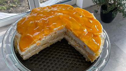 Lehký broskvový dort s tvarohem a ricottou