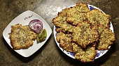Pečené sýrové bramboráčky (Super recept, díky. Jen jsem přidal ze zvyku majoránku a jako příloha třeba ke kaťáku budou skvělé, že nejsou mastné ?)