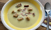 Bramborová polévka s pórkem a la pyré