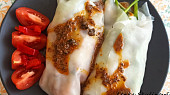 Kuřecí gyros v rýžovém obalu