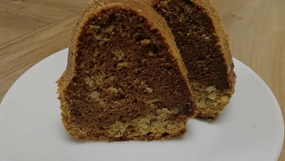 Mandlová bábovka s vaječným koňakem