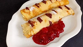 Mandlové palačinky s tvarohovou náplní