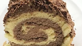 Piškotová roláda s čoko-tvarohovým krémem