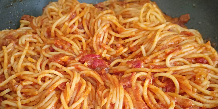 Špagety se Salsa napoletana (Uvařeno)