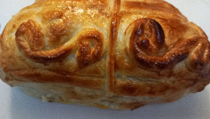 Vepřová panenka zapečená v listovém těstě s pak choi a pórkem