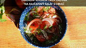 Základní sladkokyselá zálivka na rajčatový salát s cibulí
