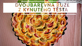 Dvoubarevná růže z kynutého těsta