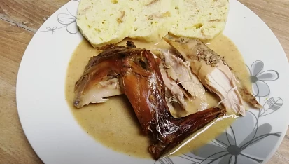 Domácí králík na smetaně
