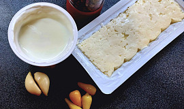 Tyrokafteri - pálivá sýrová pomazánka