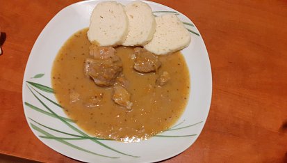 Vepřové kostky na kmíně a mrkvi