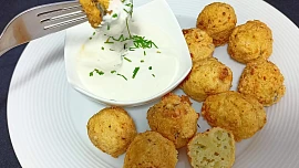 Smažené tvarohovo-nivové koule