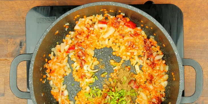 Vegetariánské chilli s pečenými batáty