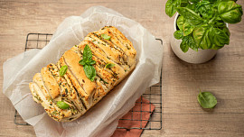 Trhací chlebík (Pull Apart Bread)