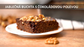 Jablečná buchta s čokoládovou polevou