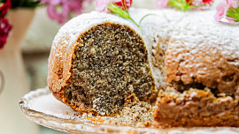 Sváteční maková bábovka