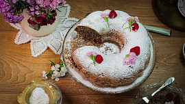 Sváteční maková bábovka