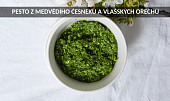 Pesto z medvědího česneku a vlašských ořechů