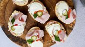 Vajíčkové chlebíčky s majonézovým přelivem, "trochu retro"