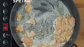 Gnocchi s máslovo-parmazánovou omáčkou a kuřecím masem