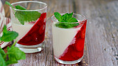 Panna cotta s jahodami