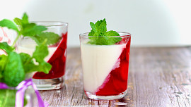 Panna cotta s jahodami