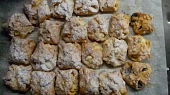 Nekynuté šátečky, Nekynuté šátečky. Vpravo nahoře nepodařený povidlový pro pekařku ;-)