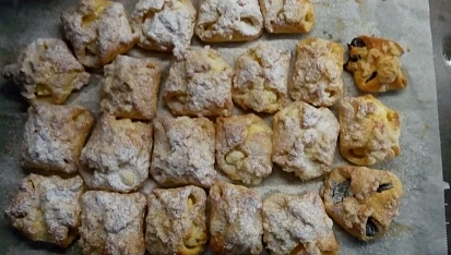 Nekynuté šátečky, Nekynuté šátečky. Vpravo nahoře nepodařený povidlový pro pekařku ;-)