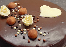 Vanilkovo-čokoládový dort