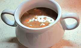 Hrstková polévka s uzeným masem