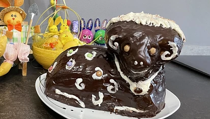 Velikonoční beránek tmavý z tvarohového těsta