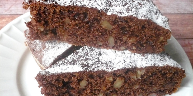 Brownies (Z poloviční dávky pečeno v menší remosce.)