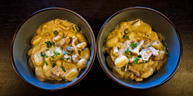 Gnocchi s masem a smetanovo-houbovou omáčkou