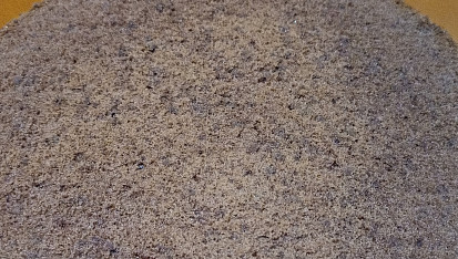 Kakaový olejový korpus na dort, Jeden se mi zdál na dort nízký.. 5 cm. Já to riskla a dala bezlepkovou Jizerku a super. Krásně vyběhl. Děkuji za super recept.