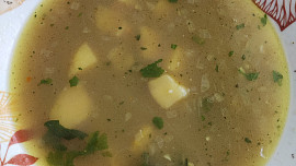 Máslová polévka s houbami a bramborem