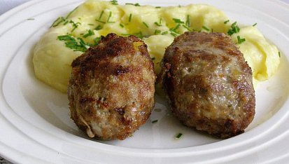 Pečené šišky z mletého masa s bylinkami